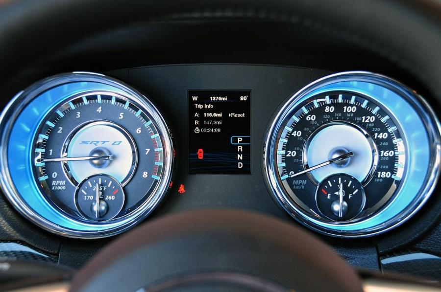  Chrysler 300C SRT8 2012 года  (фото 55 из 100)